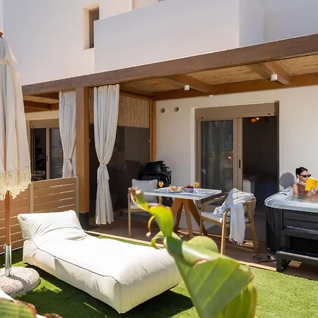 דירה Premium Seaview With Jacuzzi & Private Parking העיירה רתימנו