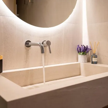 Premium Seaview With Jacuzzi & Private Parking *