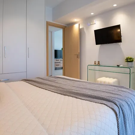 Premium Seaview With Jacuzzi & Private Parking דירה העיירה רתימנו